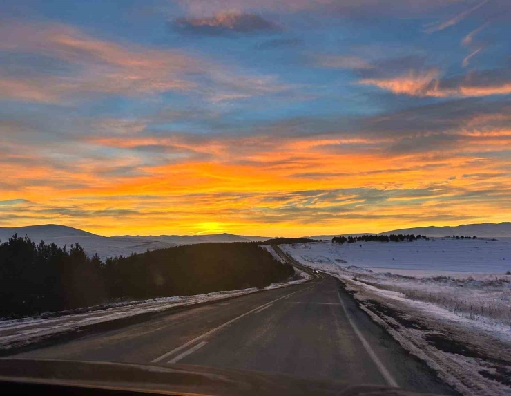 Gökyüzünde Kızıl Şölen