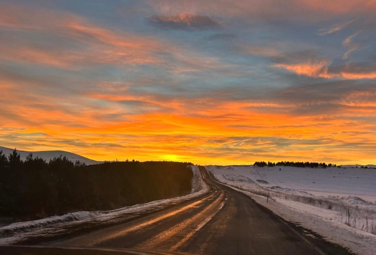 Gökyüzünde Kızıl Şölen