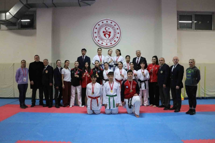 ’gençler Karate Takım İ̇l Birinciliği Müsabakaları’ Sona Erdi