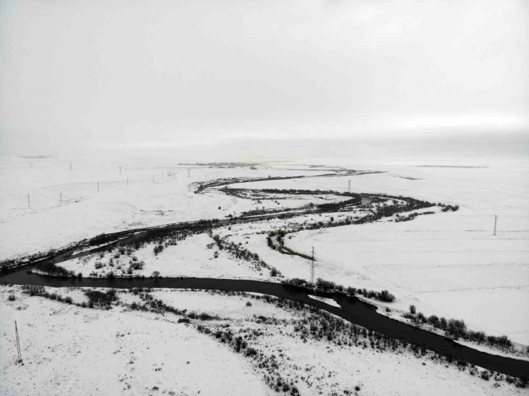 Kars’ta Beyaz Esaret Değil, Görsel Şölen: Tarım Arazileri Ve Menderesler Büyülüyor