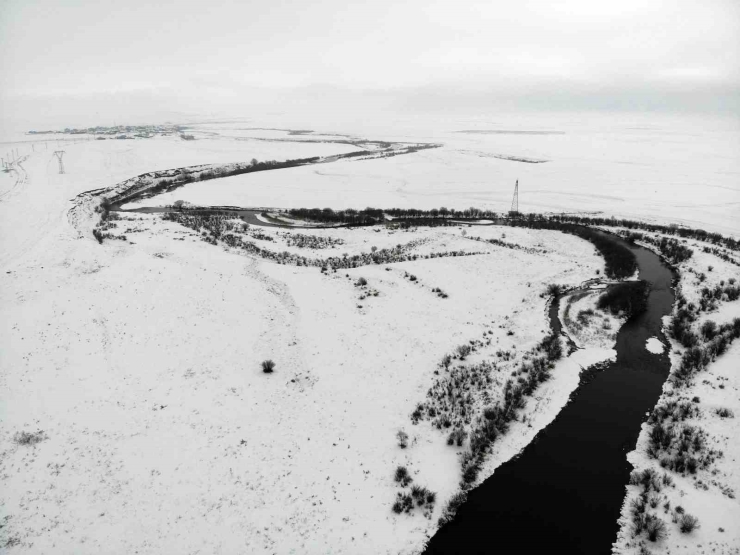 Kars’ta Beyaz Esaret Değil, Görsel Şölen: Tarım Arazileri Ve Menderesler Büyülüyor