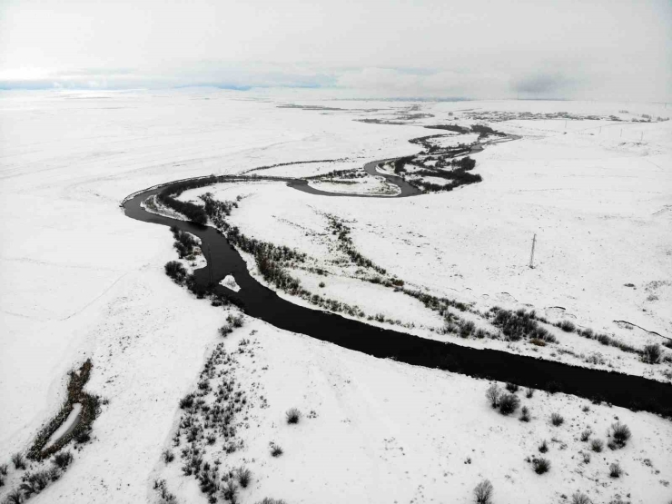 Kars’ta Beyaz Esaret Değil, Görsel Şölen: Tarım Arazileri Ve Menderesler Büyülüyor