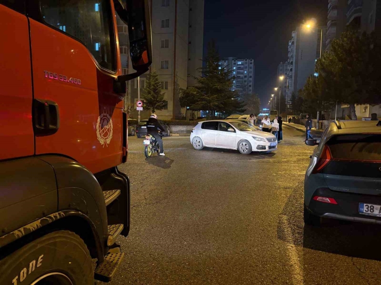 İ̇ki Otomobil Çarpıştı: 1 Yaralı