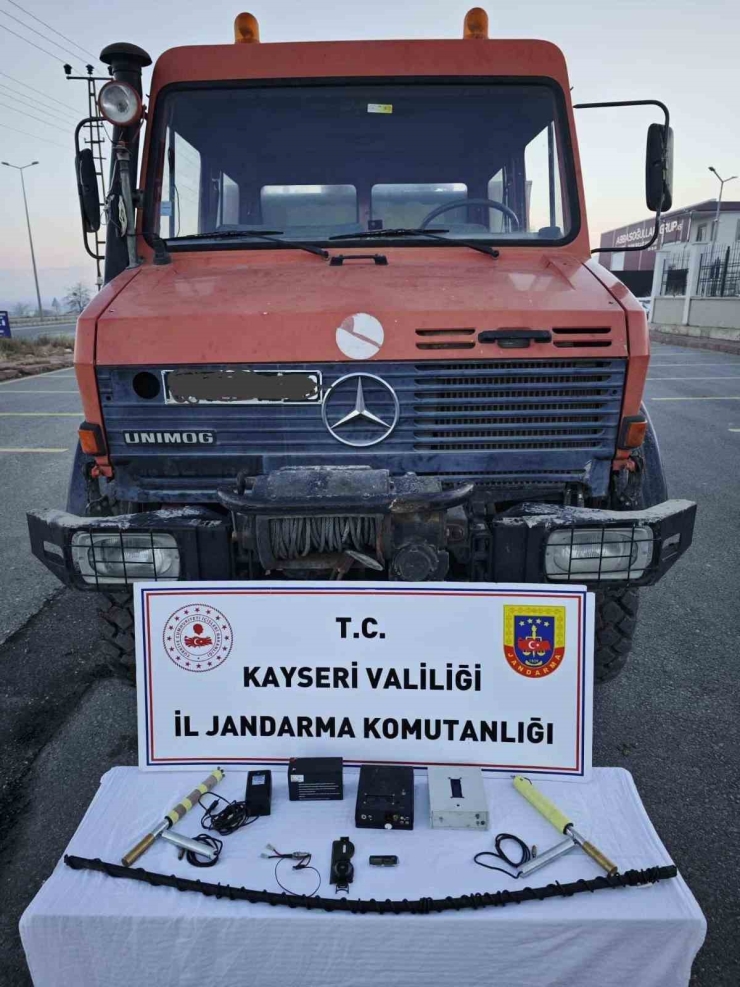 Define Arayan 5 Kişi Suçüstü Yakalandı