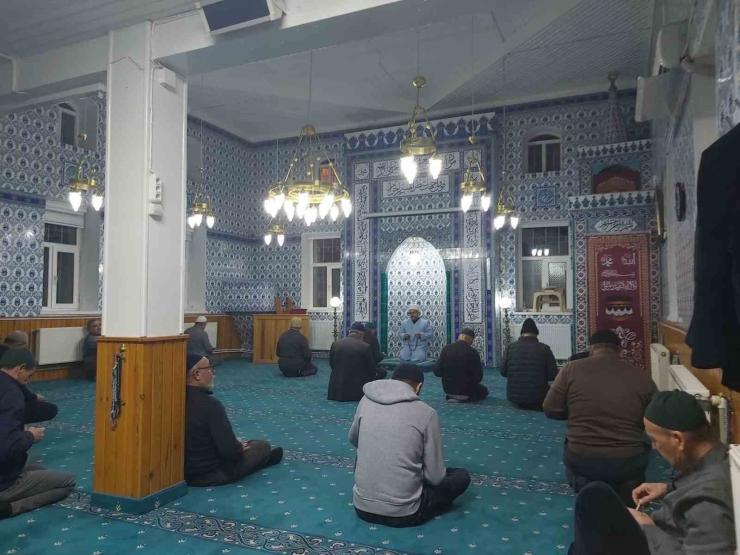 Kırka Mahallesi Maden Camii’nde Yatsı Namazı Buluşması Gerçekleşti