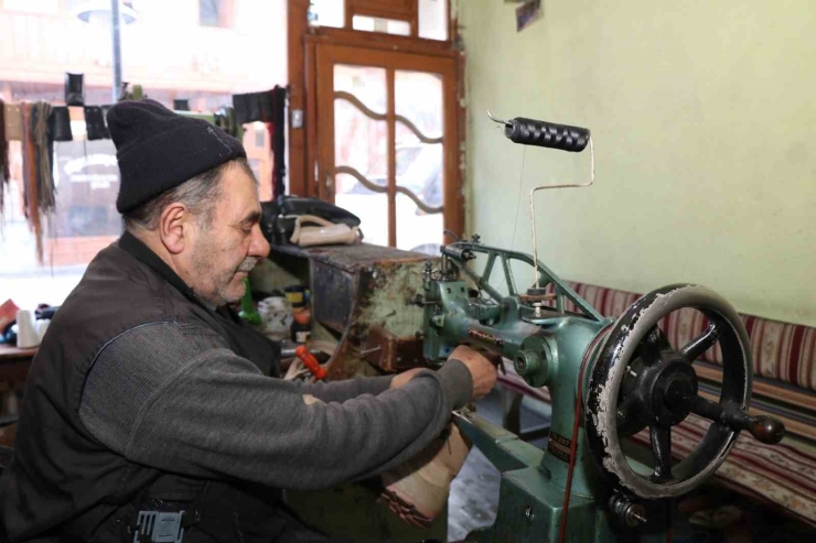 Kış Geldi, Ayakkabı Tamircilerinin İşleri Açıldı