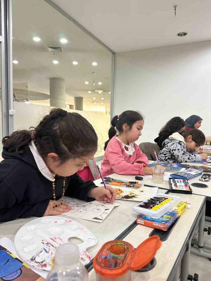 Pursaklar Belediyesi’nden Çocuklara Yönelik Resim Kursu