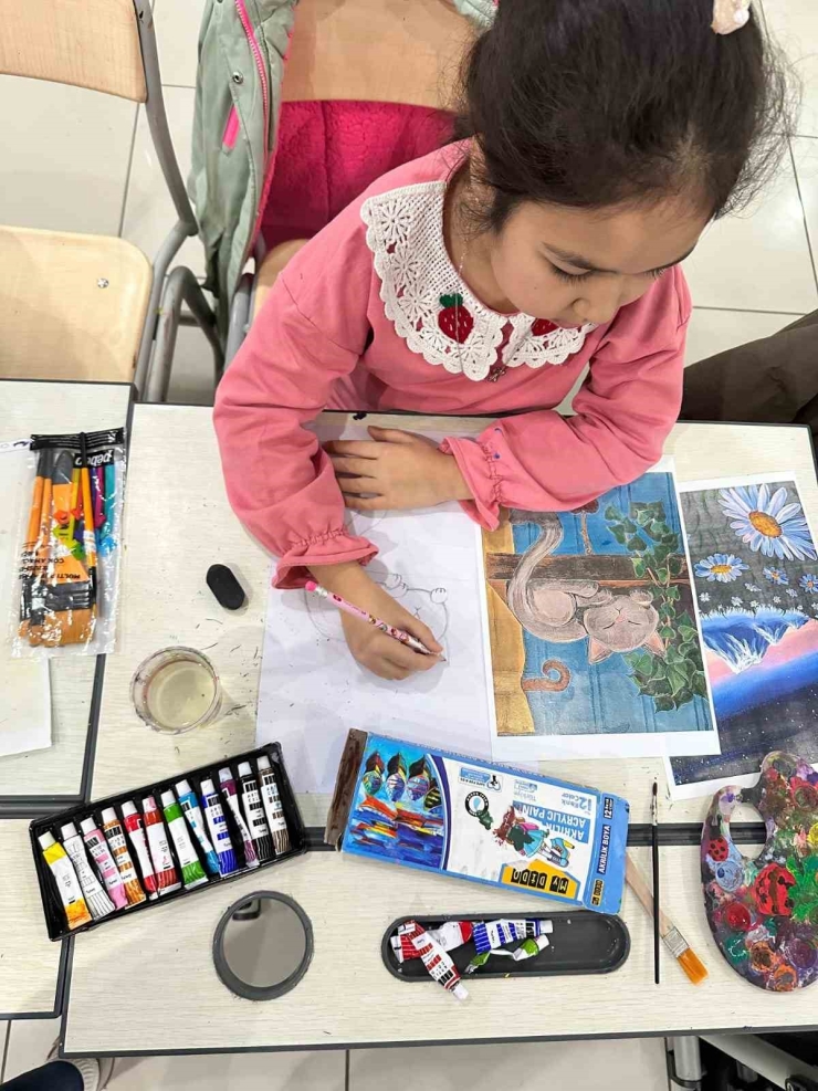 Pursaklar Belediyesi’nden Çocuklara Yönelik Resim Kursu
