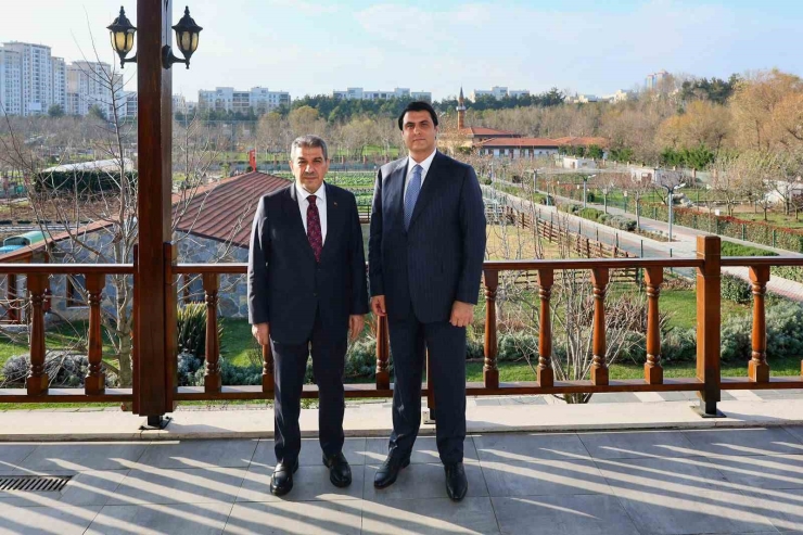 Yılmaz’dan İ̇stanbul’da Önemli Temaslar