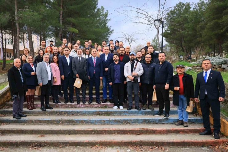 Vali Akbıyık 3 Yıllık Bilançoyu Açıkladı