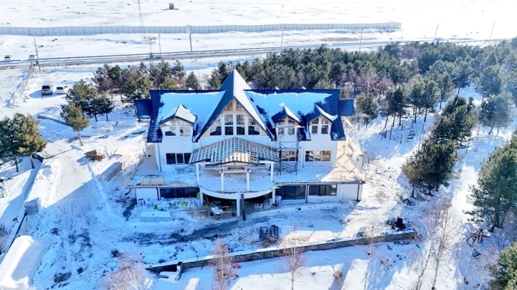 Vali Polat, Kütük Ev İnşaatını İnceledi