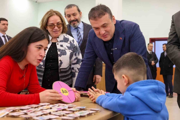 Vali Sözer, ‘çocuk Gelişimi Öğrencileri Materyalde Buluşuyor’ Etkinliğine Katıldı