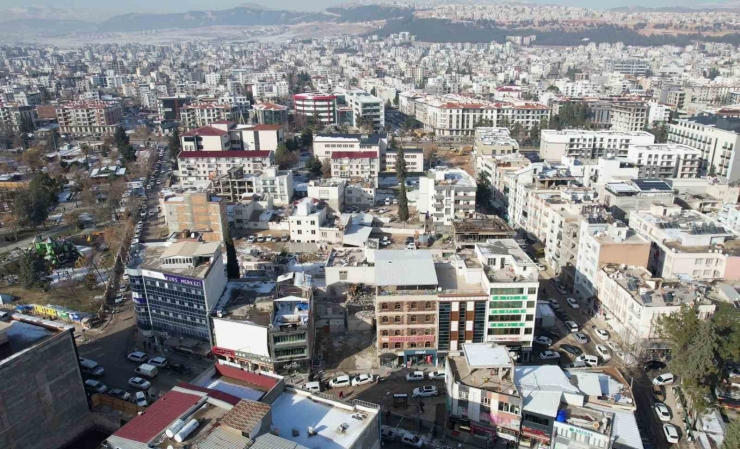 Adıyaman’da Binalar Daha Güvenli Şekilde Yıkılıyor