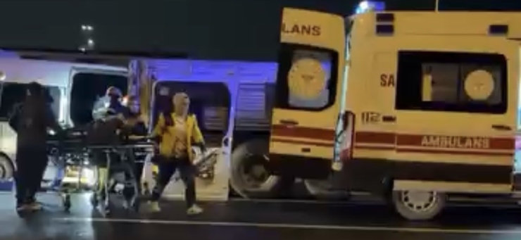 Kocaeli’de Servis Minibüsü İle Kamyon Çarpıştı: 7 Yaralı