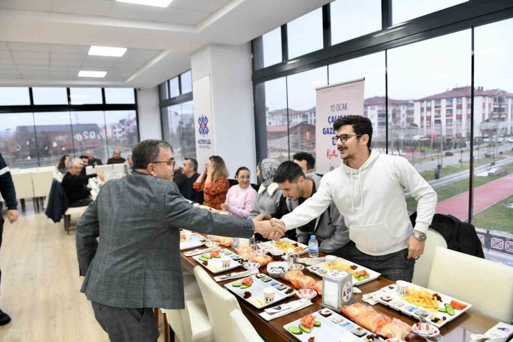 Başkan Hakan Şehirli, Çalışan Gazeteciler Günü’nde Basınla Buluştu