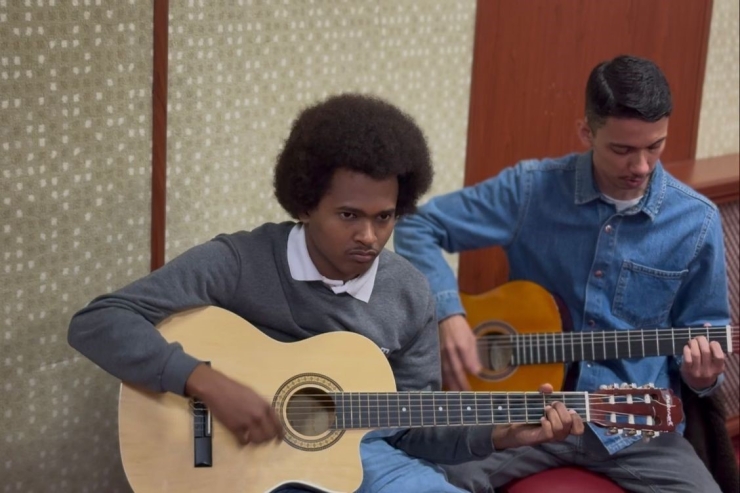 Bşeü’de Gitar Ve Bağlama Kursları Devam Ediyor