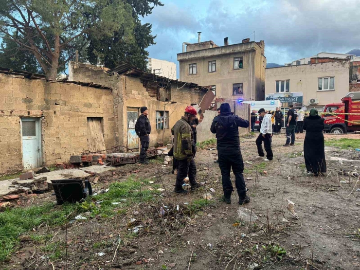 Bursa’da Lodos Can Aldı. Lodosta Yıkılan Duvarın Altında Kalan Genç Hayatını Kaybetti