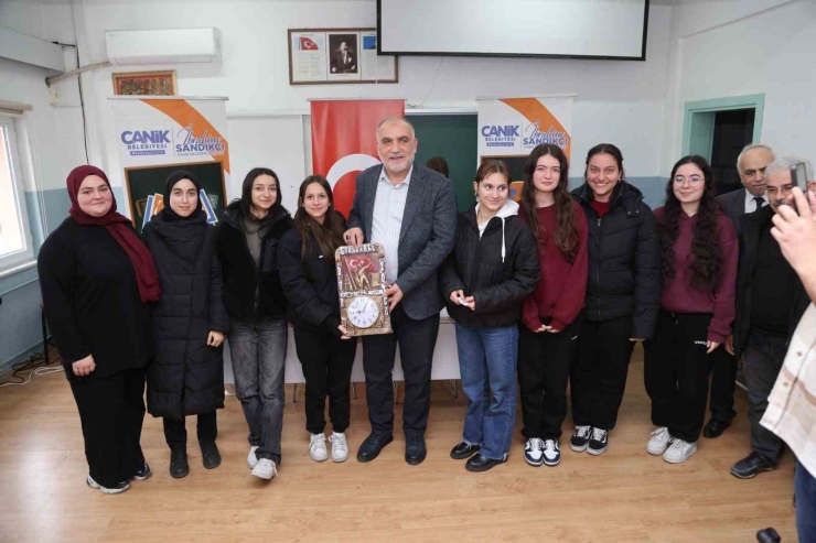 Başkan Sandıkçı: "gençlerimizin Her Daim Yanındayız"