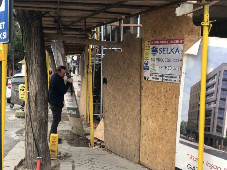 Şiddetli Fırtına Ortalığı Birbirine Kattı