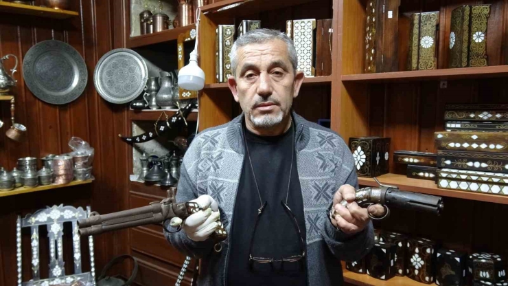 Gaziantep’te Antika Silahlar Sedef Kakma Sanatıyla Süsleniyor