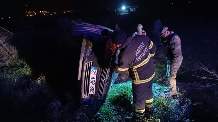 Kontrolden Çıkan Otomobil Devrildi, Sürücü Yaralandı