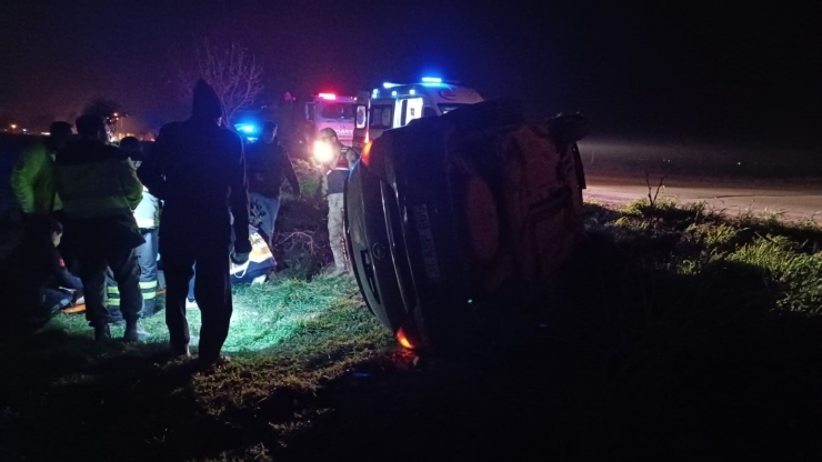 Kontrolden Çıkan Otomobil Devrildi, Sürücü Yaralandı