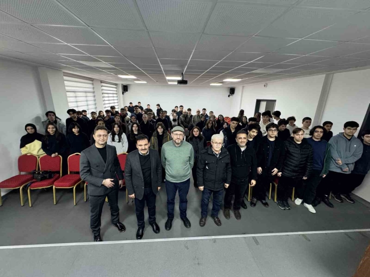 Prof. Dr. Güğercin, Yıllar Sonra Okuluna Gelerek Tecrübelerini Anlattı