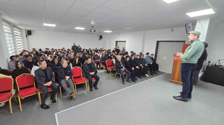 Prof. Dr. Güğercin, Yıllar Sonra Okuluna Gelerek Tecrübelerini Anlattı