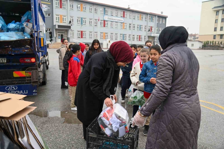Selçuklu Belediyesi’nin Düzenlediği Okullar Arası Sıfır Atık Yarışmasıyla Çevre Bilinci Güçleniyor