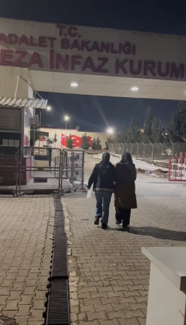 Kumlu’da Hapis Cezası İle Aranan Kadın Şüpheli Yakalandı