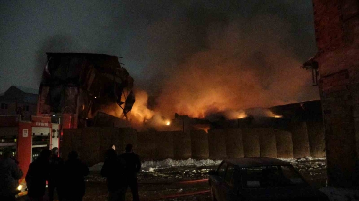 Malatya’da Şantiyede Çıkan Yangının Hasarı Gündüz Görüntülendi