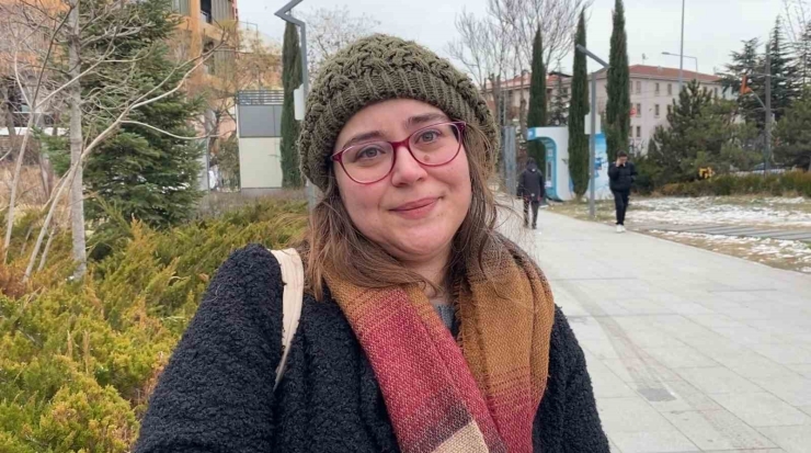 Hayvansever Kadın İle Belediye Personeli Arasında Köpek Tartışması