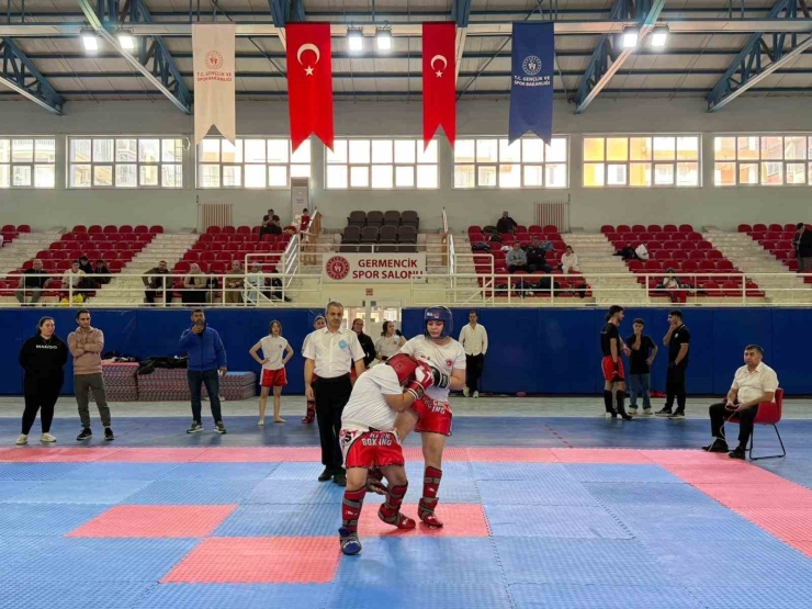 Okul Sporları Kick-boks Müsabakaları Germencik’te Gerçekleştirildi