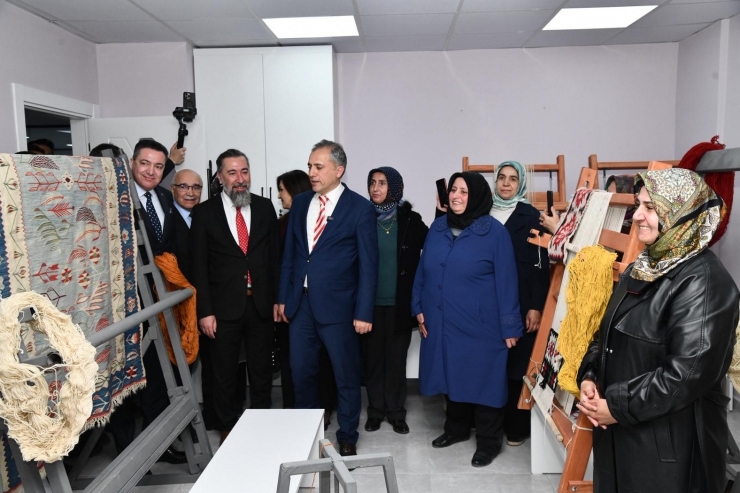 Osmaniye’de Aile Yaşam Merkezi Hizmete Açıldı