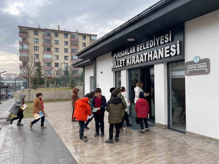 Pursaklar Belediyesi, Kitap Okuma Etkinliğinde İlkokul Öğrencilerini Ağırladı