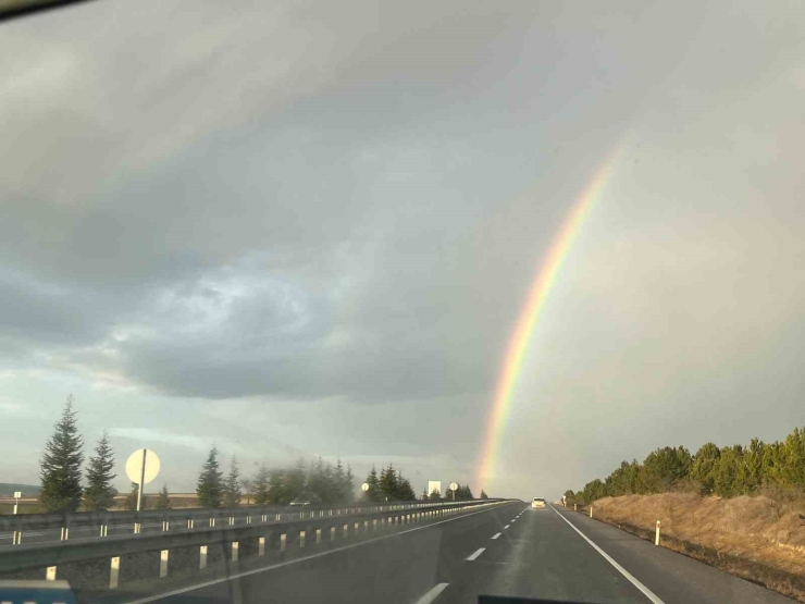 Tavşanlı’da Yağmur Sonrası Gökkuşağı Görsel Şölen