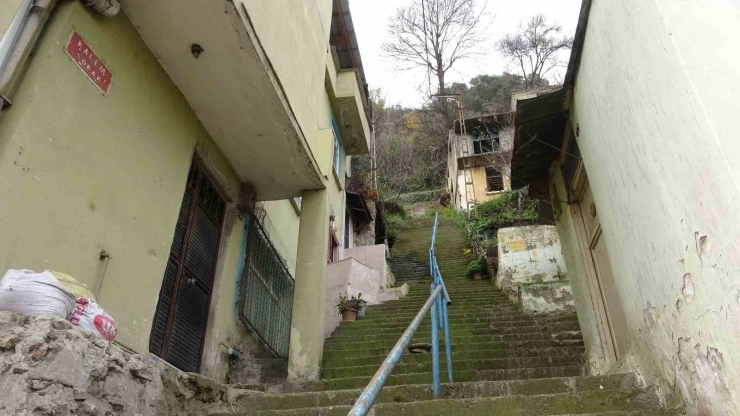 17 Yıldır Kaya Düşmesi Riski Altındaki Mahalleye ‘3 Boyutlu’ Müdahale