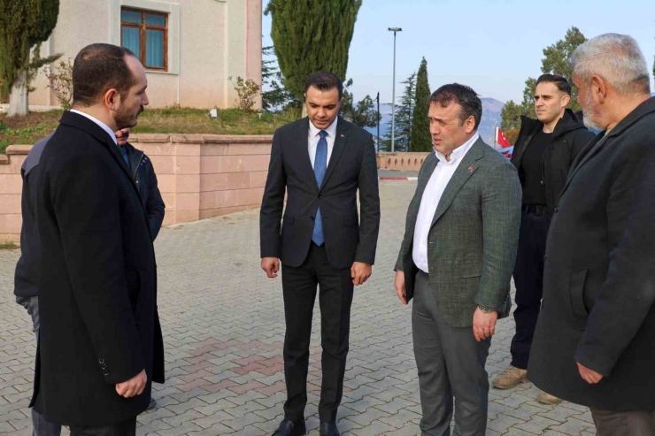Vali Sözer, Dursun Fakıh Türbesi’nde İncelemelerde Bulundu