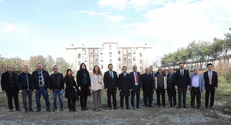 Yakakent’te Sağlık Yatırımı Başlıyor: Yer Teslimi Gerçekleştirildi