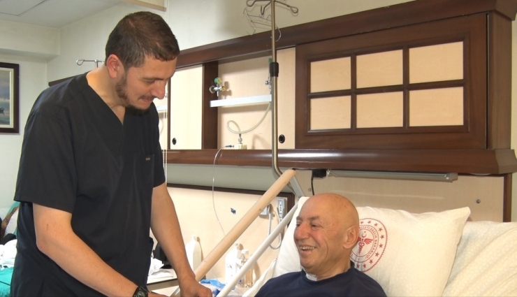 75 Yaşında ‘minimal İnvaziv’ Yöntemiyle Bypass Olan Hastaya Doktorlardan Mesaj: "bu Seni 40 Sene Götürür"