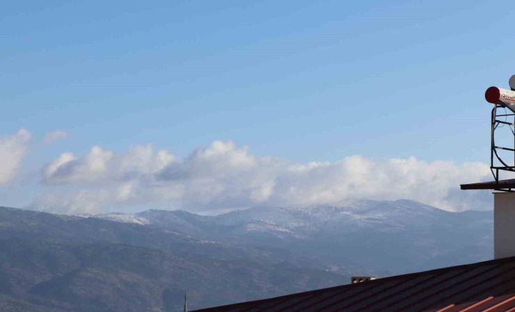 Aydın’ın Yüksek Kesimleri Beyaza Büründü