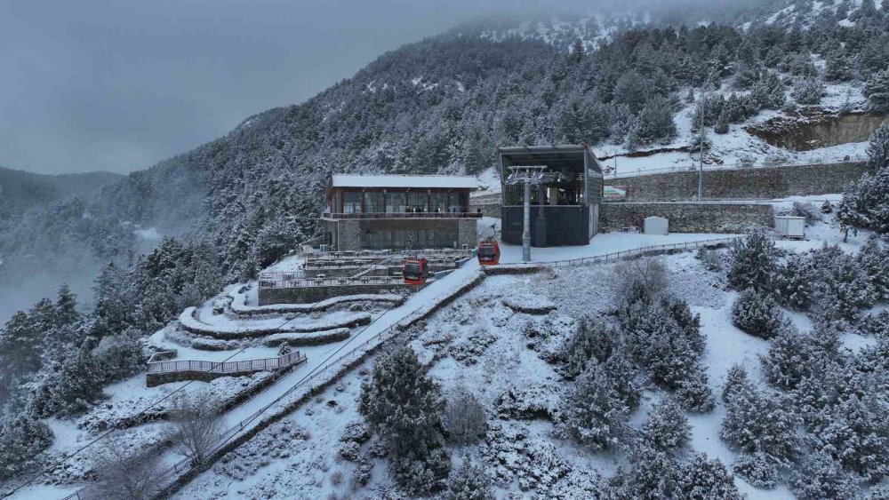 Denizli Teleferikte Yeni Dönem Kar Manzarasıyla Başlıyor
