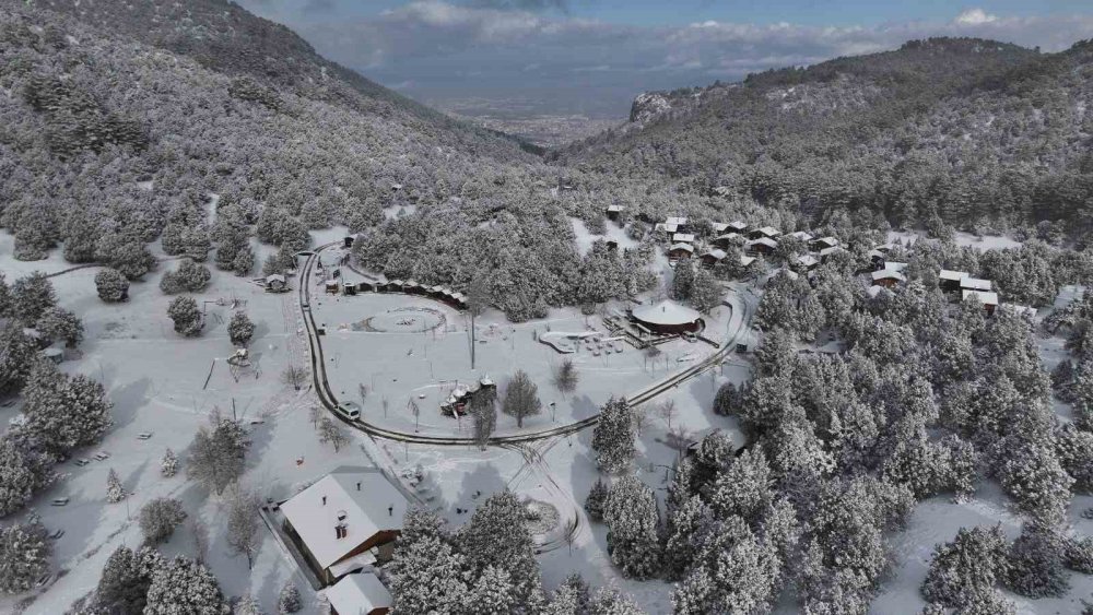 Denizli Teleferikte Yeni Dönem Kar Manzarasıyla Başlıyor