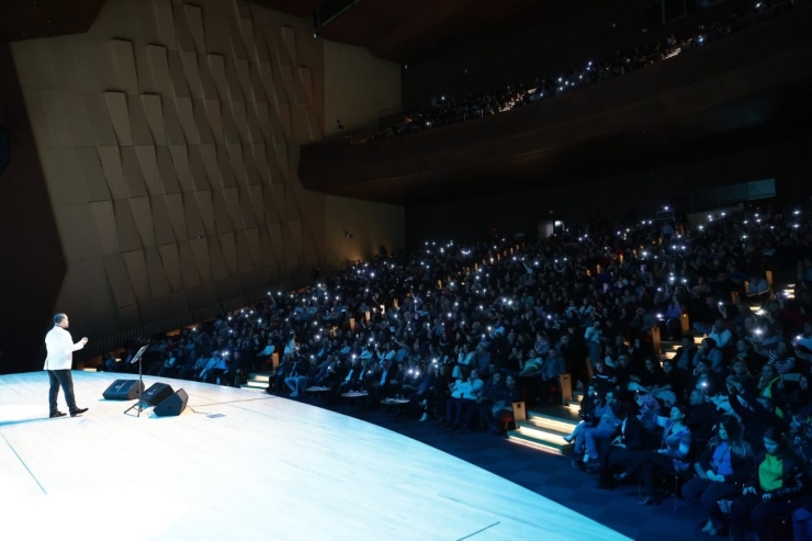 Ferdi Tayfur Denizli’de Şarkılarıyla Anıldı