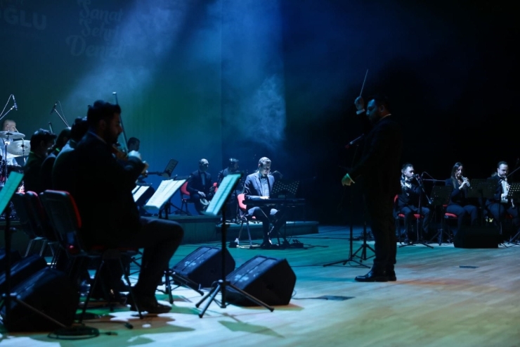 Ferdi Tayfur Denizli’de Şarkılarıyla Anıldı