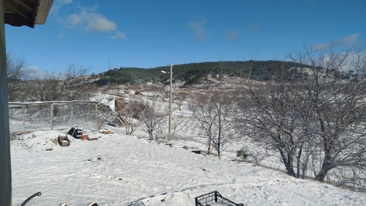 Buldan’da Yılın İlk Karı Üreticileri Sevindirdi