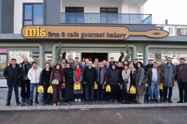 Başkan Albayrak Gazetecilerle Bir Araya Geldi