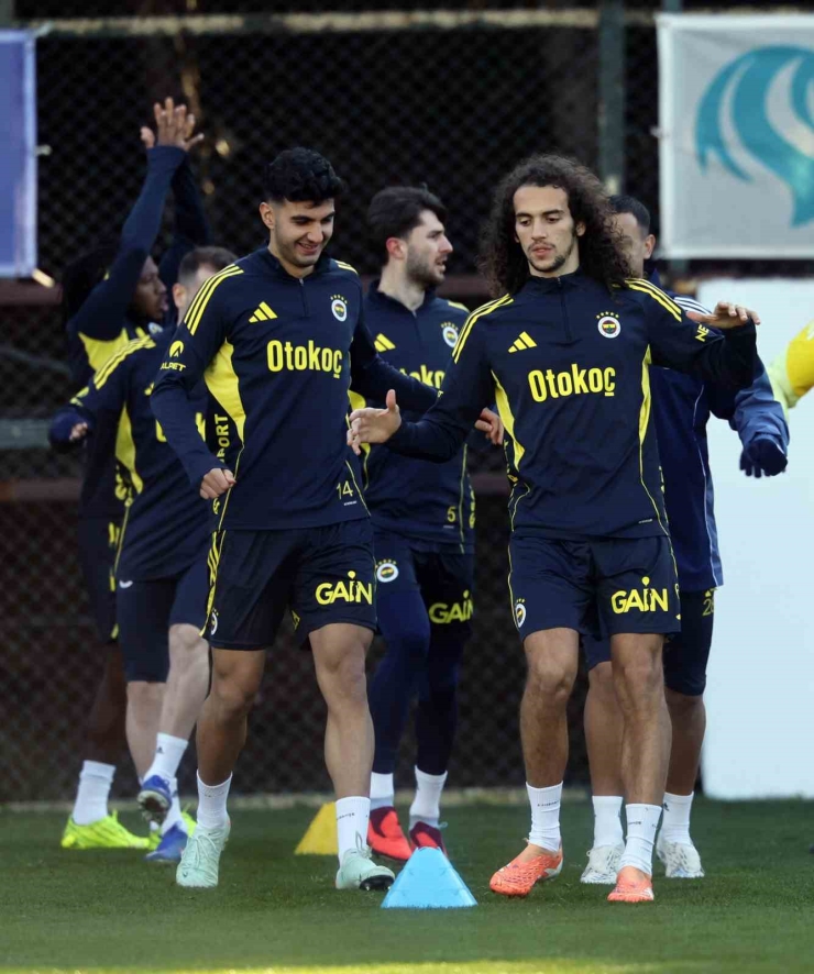 Fenerbahçe, Galatasaray Derbisinin Hazırlıklarını Tamamladı