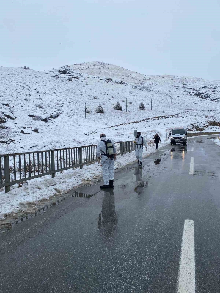 Gümüşhane’de Lpg Yüklü Tanker Dere Yatağına Devrildi: 1 Yaralı