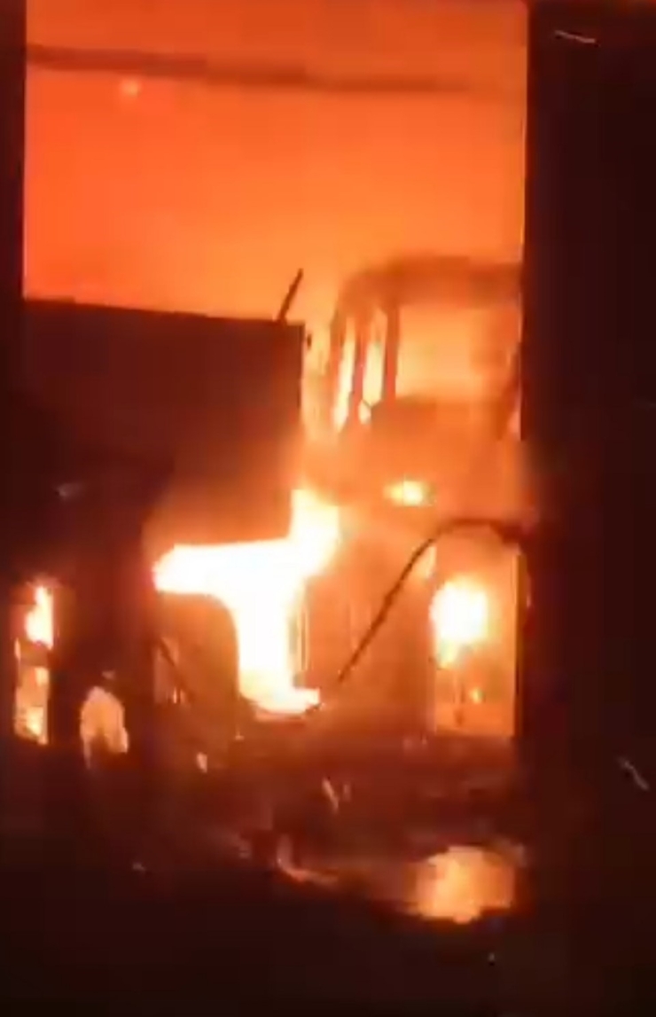 Garajda Yangın Çıktı Traktör Kullanılamaz Hale Geldi